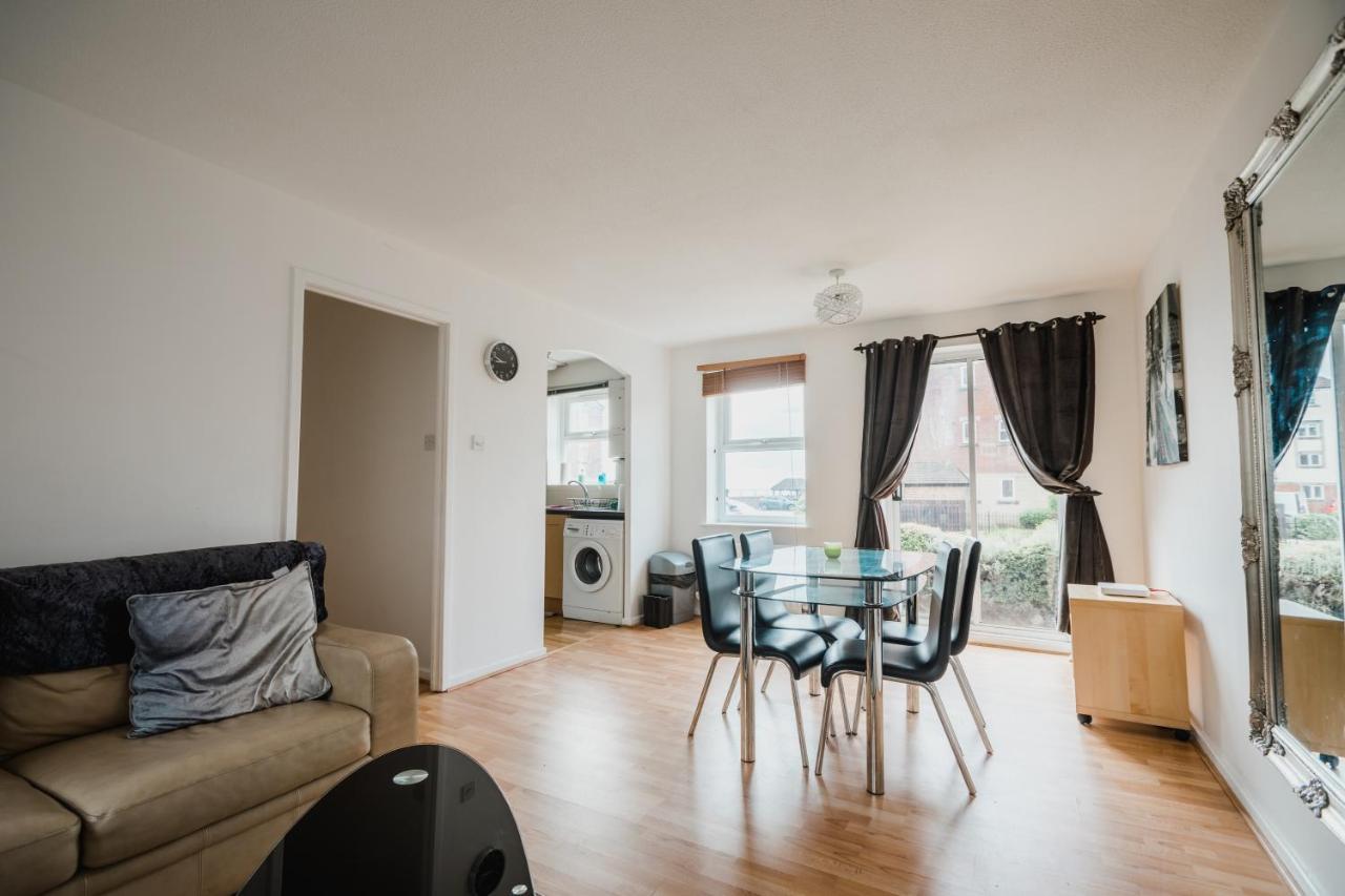 شقة Hullidays Victora Dock- Refurbished 2024 كينغستون أبون هول المظهر الخارجي الصورة