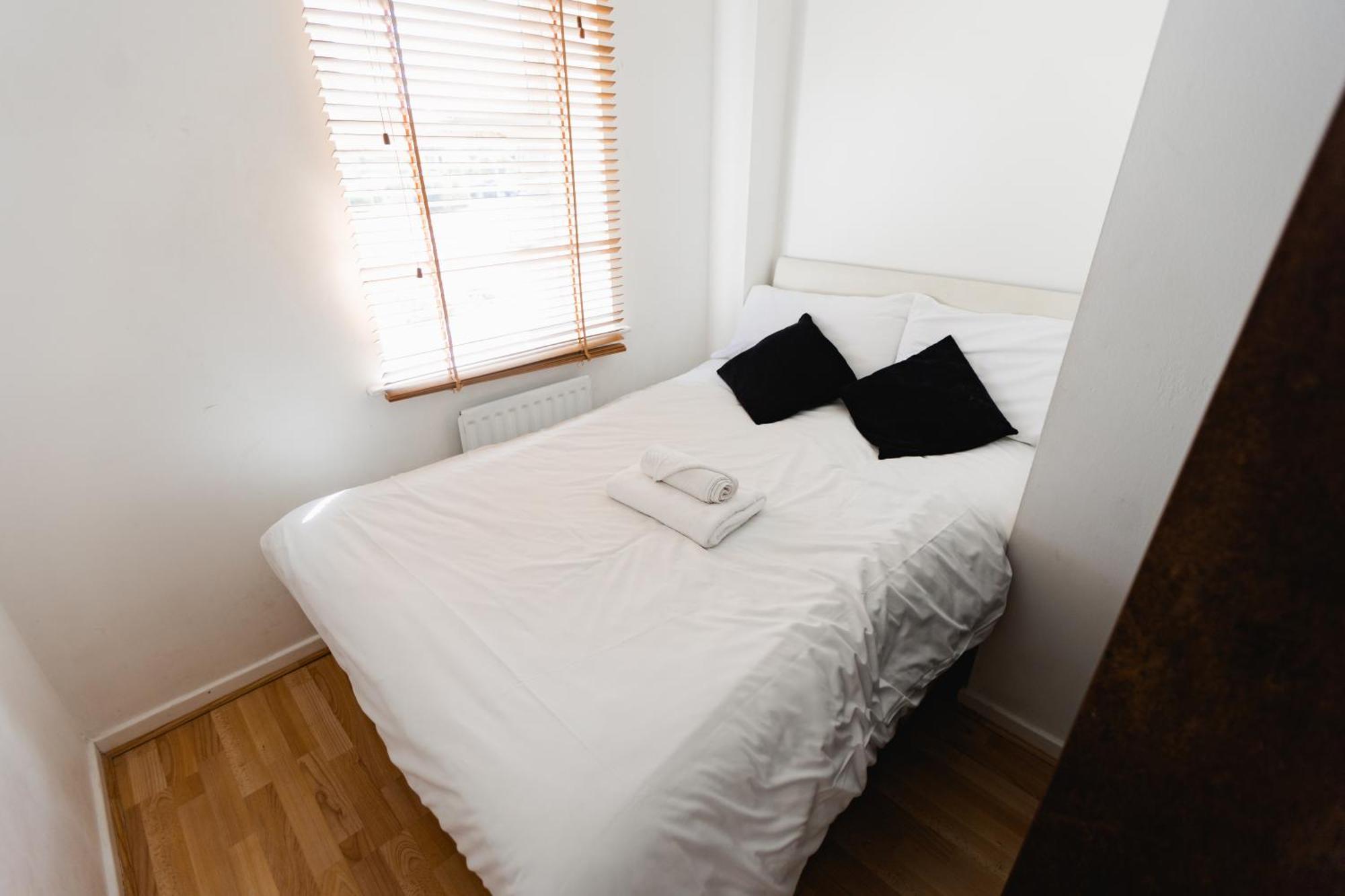 شقة Hullidays Victora Dock- Refurbished 2024 كينغستون أبون هول المظهر الخارجي الصورة